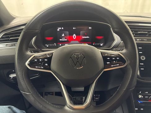 Used 2024 Volkswagen Tiguan SE R-Line image 15