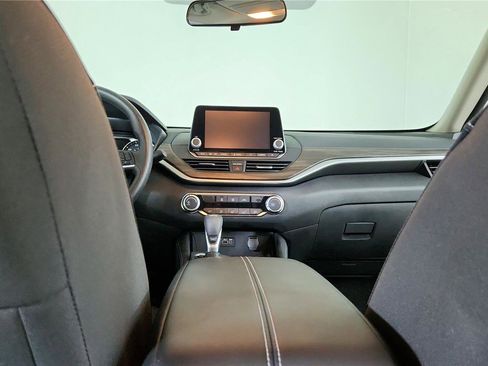 Used 2023 Nissan Altima 2.5 SV FWD image 13