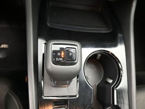 Used 2024 Nissan Rogue SV image 15