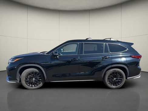 Used 2023 Toyota Highlander XSE FWD image 4