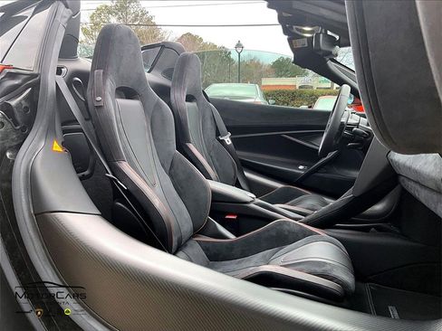 Used 2020 McLaren 720S Spider image 9