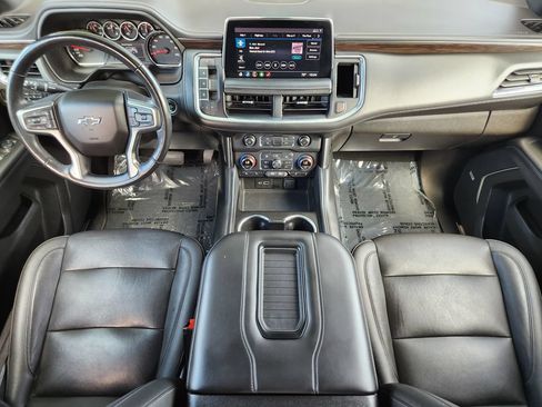 Used 2021 Chevrolet Tahoe Z71 w/ Luxury Package AWD/4WD image 16