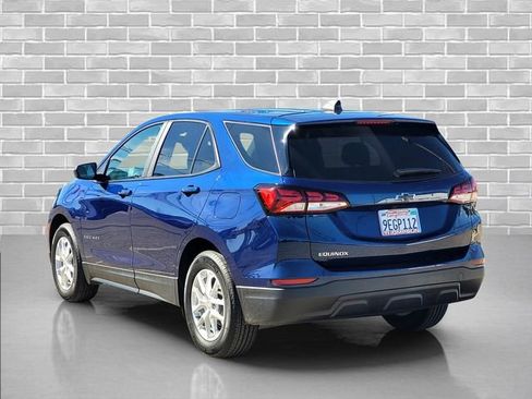 Used 2023 Chevrolet Equinox LS w/ LS Convenience Package FWD image 4