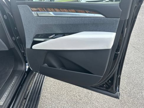 Certified 2026 Cadillac Escalade Platinum Sport w/ LPO, ONYX Package AWD/4WD image 14