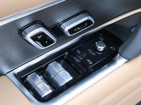 New 2026 Land Rover Range Rover SE AWD/4WD image 13