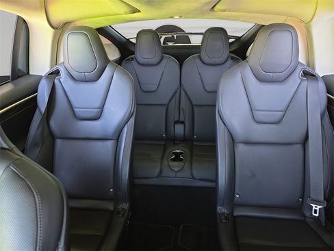 Used 2016 Tesla Model X 90D image 11