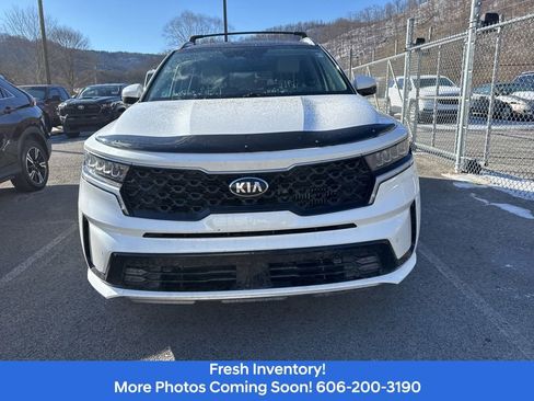 Used 2021 Kia Sorento EX image 2