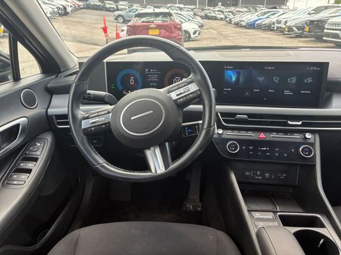 Used 2025 Hyundai Sonata SEL FWD image 34