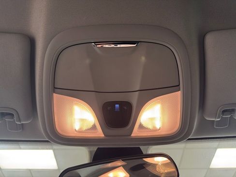 Used 2019 Jeep Cherokee Latitude Plus w/ Cold Weather Group image 40