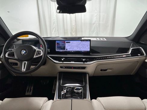 Used 2025 BMW X5 M60i image 8