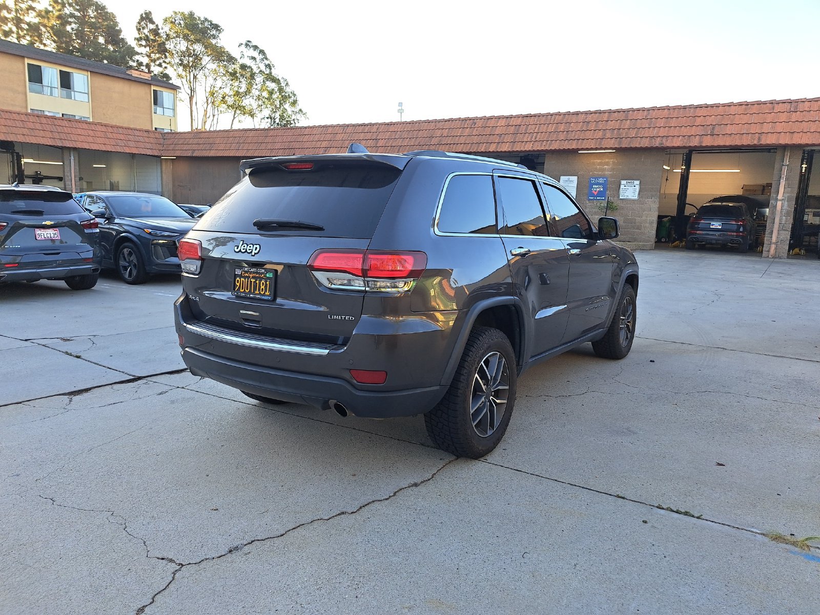 Used 2021 Jeep Grand Cherokee Limited AWD/4WD image 5