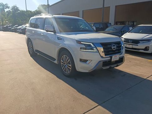 Used 2023 Nissan Armada SL image 6