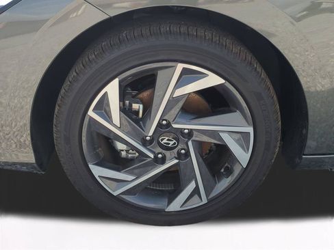 New 2026 Hyundai Elantra Limited FWD image 11