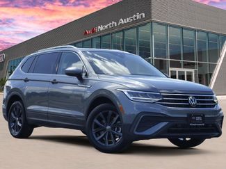 Used 2022 Volkswagen Tiguan SE w/ Panoramic Sunroof Package image 1
