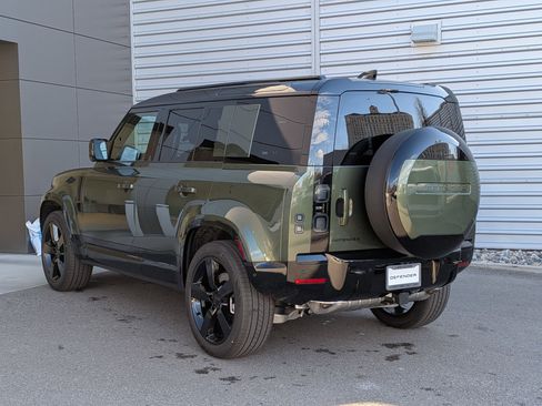 New 2026 Land Rover Defender 110 X-Dynamic SE image 7