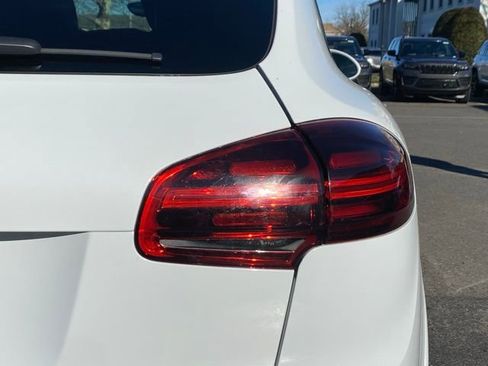 Used 2017 Porsche Cayenne image 17