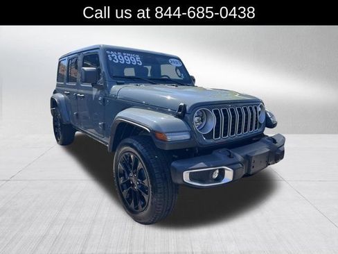 Certified 2025 Jeep Wrangler Unlimited Sahara w/ Safety Group AWD/4WD image 3