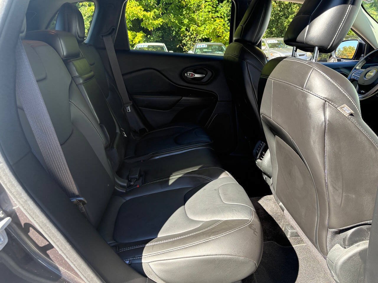 Used 2015 Jeep Cherokee Limited AWD/4WD image 24