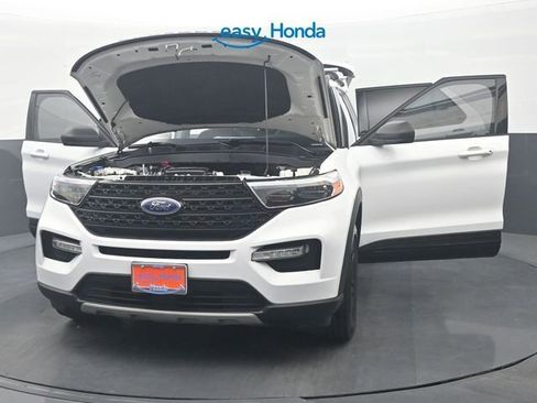 Used 2021 Ford Explorer XLT w/ Equipment Group 202A AWD/4WD image 36