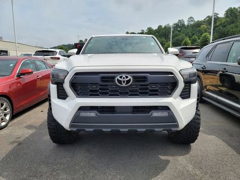 Used 2024 Toyota Tacoma TRD Off-Road AWD/4WD image 2