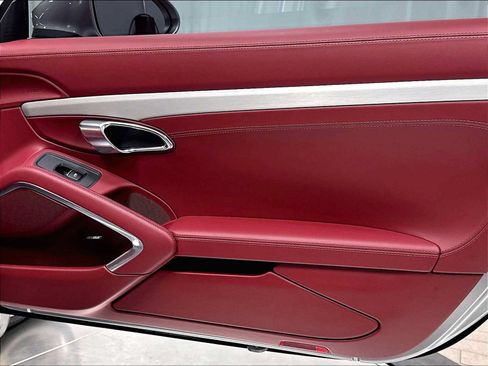 Used 2022 Porsche 718 Boxster RWD image 27