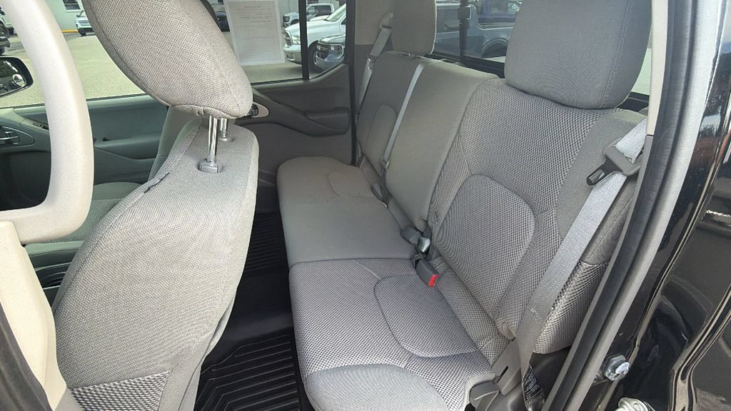 Used 2021 Nissan Frontier SV RWD image 25