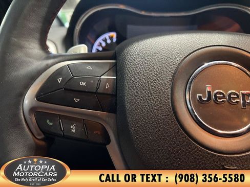 Used 2018 Jeep Grand Cherokee Trailhawk AWD/4WD image 23