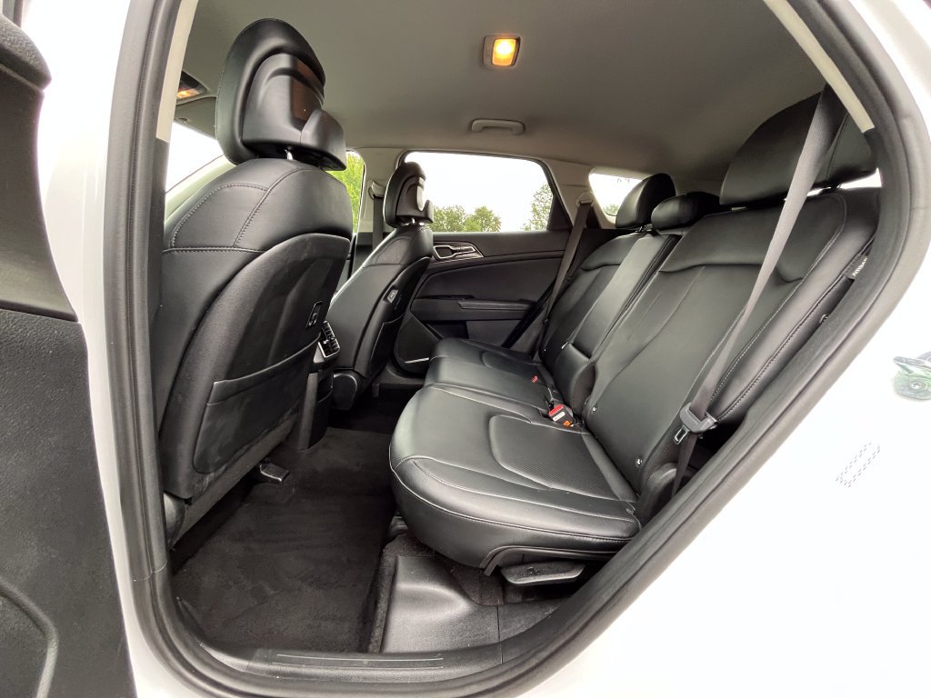 Used 2024 Kia Sportage EX FWD image 18