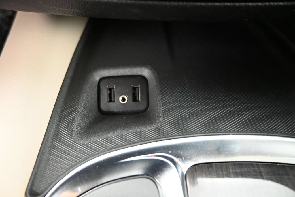 Used 2018 Buick Enclave Premium w/ Experience Buick Package FWD image 15