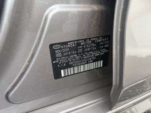 Used 2025 Genesis G70 2.5T image 29