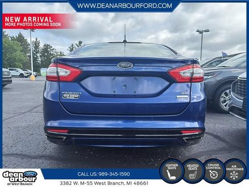 Used 2014 Ford Fusion SE w/ Equipment Group 202A FWD image 3