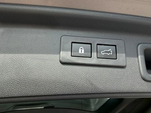 Used 2022 Subaru Forester Premium AWD/4WD image 37