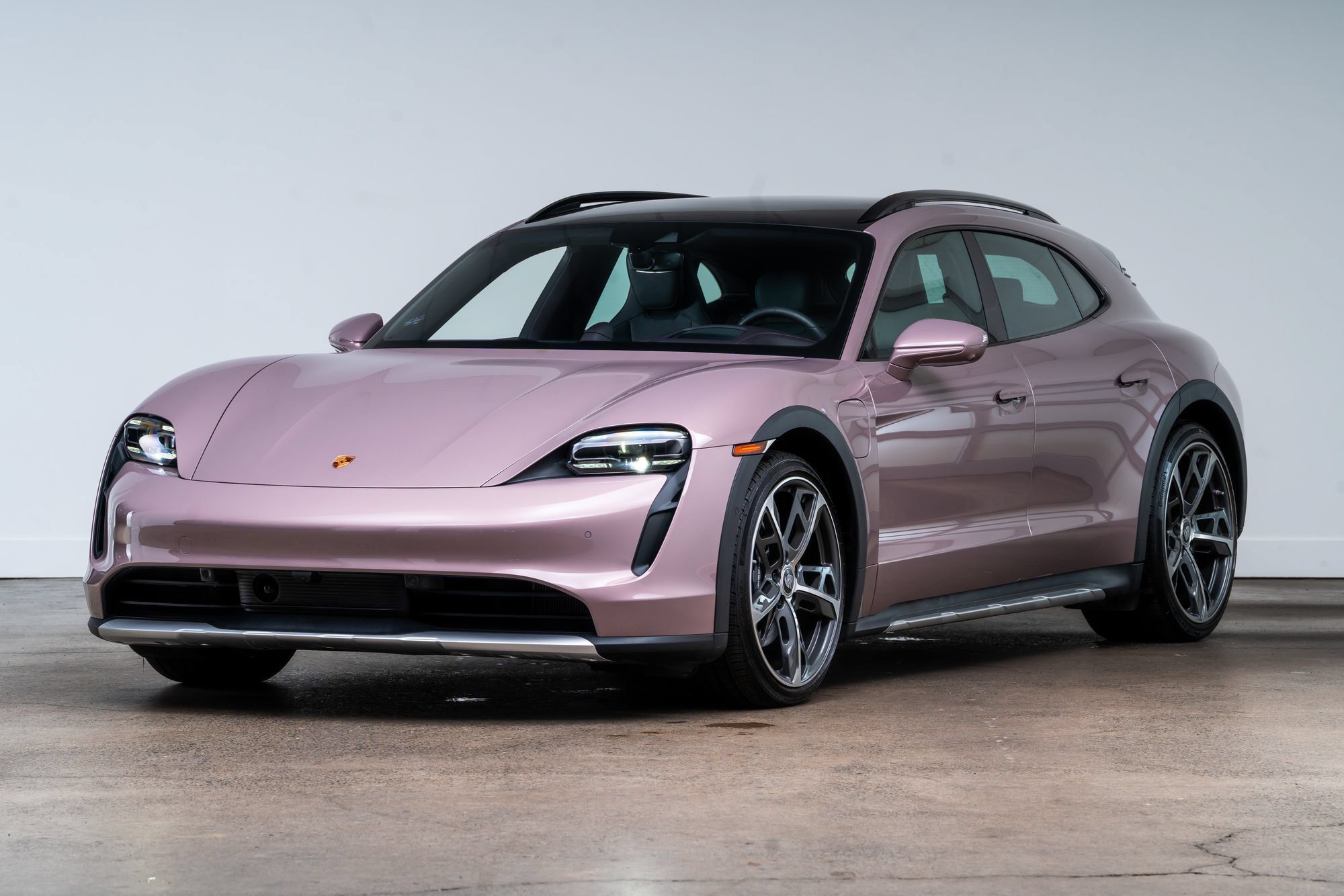 Used 2024 Porsche Taycan 4 Cross Turismo AWD/4WD image 3