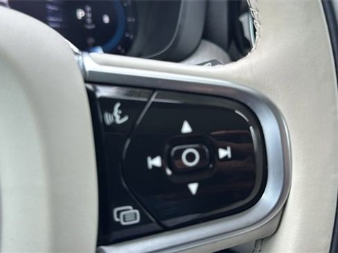 Used 2023 Volvo XC60 B5 Plus w/ Climate Package image 22