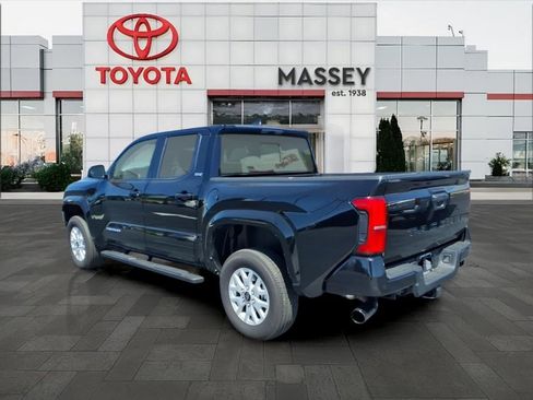 Used 2025 Toyota Tacoma SR5 w/ SR5 Upgrade Package RWD image 5