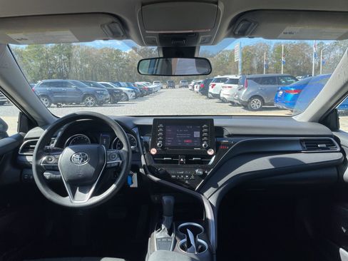 Used 2023 Toyota Camry LE image 9