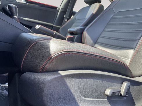 Used 2017 Volkswagen Jetta GLI FWD image 21