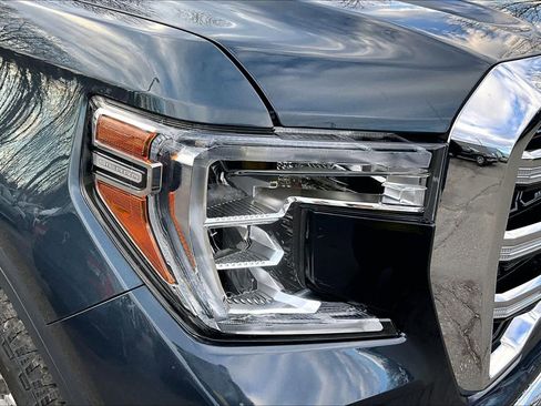 Used 2020 GMC Sierra 1500 SLE w/ SLE Value Package AWD/4WD image 24