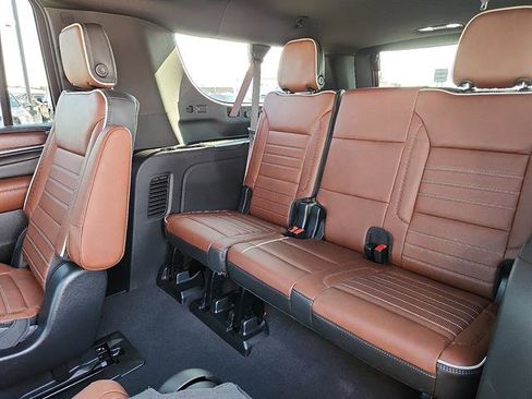 Certified 2023 GMC Yukon XL Denali Ultimate image 8