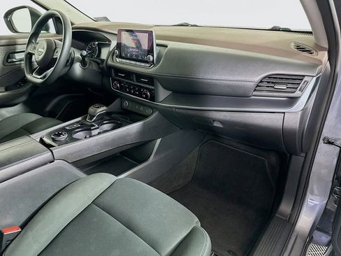 Used 2023 Nissan Rogue S image 26