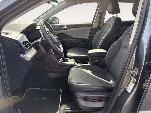 Certified 2023 Volkswagen Taos SE image 19