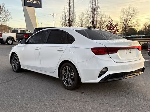 Used 2022 Kia Forte LXS w/ LXS Technology Package image 9