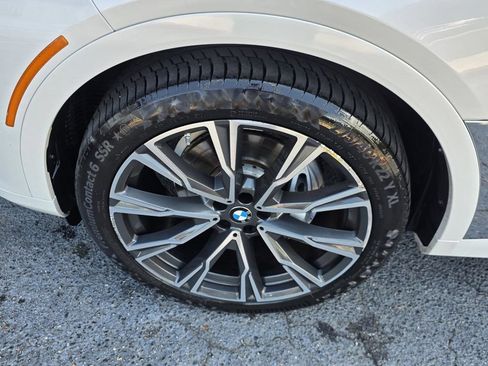Used 2022 BMW X7 xDrive40i w/ Premium Package AWD/4WD image 40