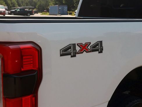 Used 2025 Ford F350 Platinum AWD/4WD image 8
