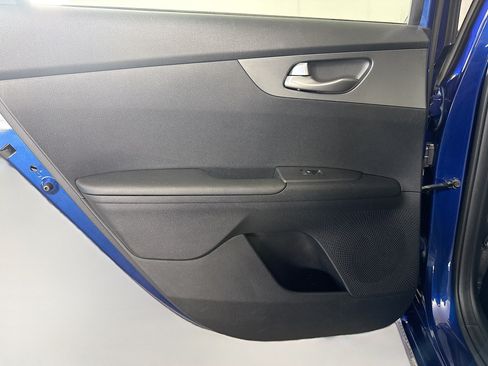 Used 2021 Kia Forte LXS FWD image 25