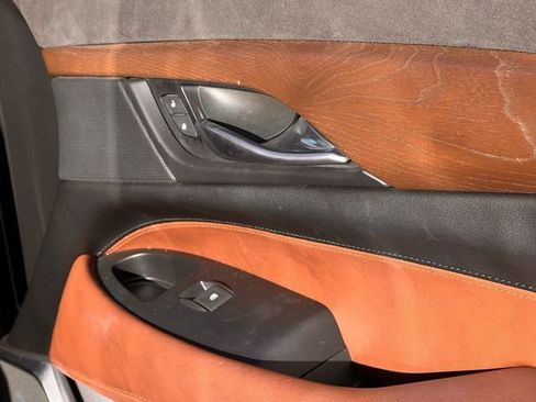 Used 2018 Cadillac Escalade ESV Premium Luxury image 27