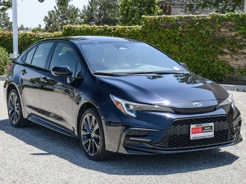 Used 2024 Toyota Corolla SE FWD image 3