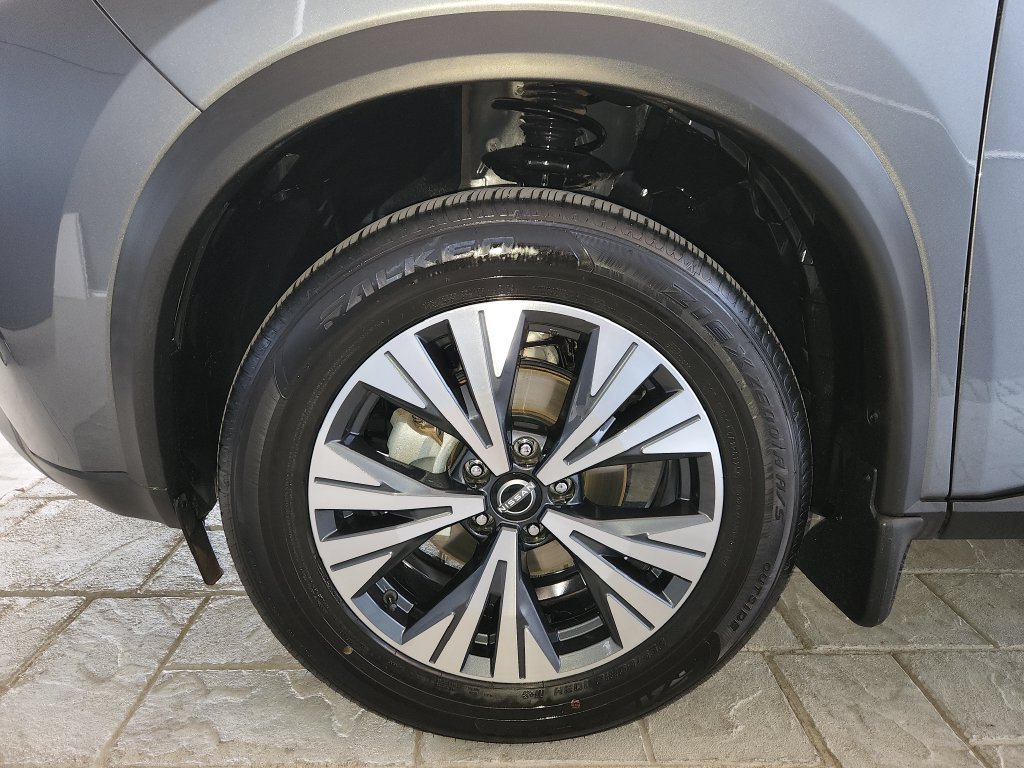 Used 2023 Nissan Rogue SV w/ SV Premium B Package FWD image 30