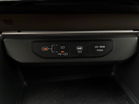 Used 2026 Kia Carnival FWD image 28
