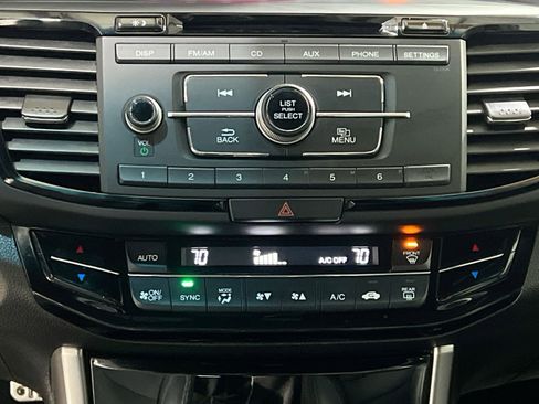 Used 2017 Honda Accord Sport image 19